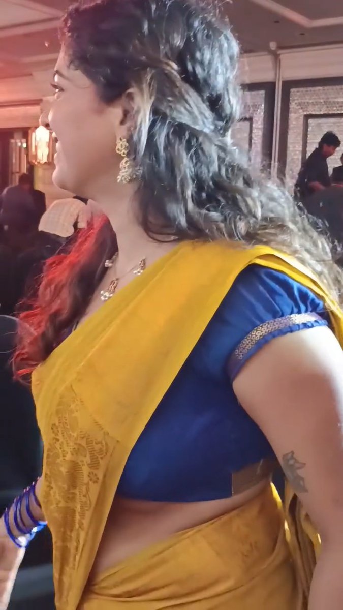 யாருப்பா அந்த கேமராமேன்? அவங்களுக்கு தெரிஞ்சு தான் இந்த angle la வீடியோ எடுகிறானா? 😲🥶