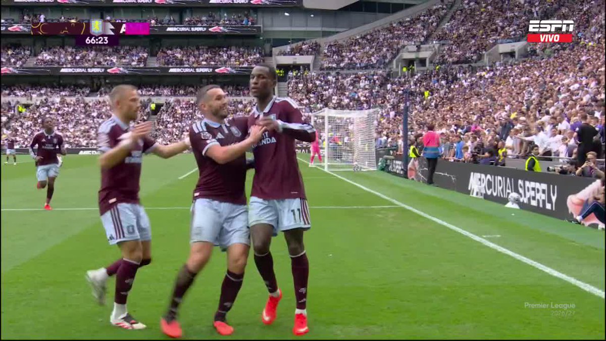 ¡ES UN GOLAZO! Nico Jackson se sacó de encima a un defensor y definió con jerarquía para marcar el 2-0 del Aston Villa vs. Tottenham. 📺 Mirá la Premier League por ESPN en el Plan Premium de #DisneyPlus