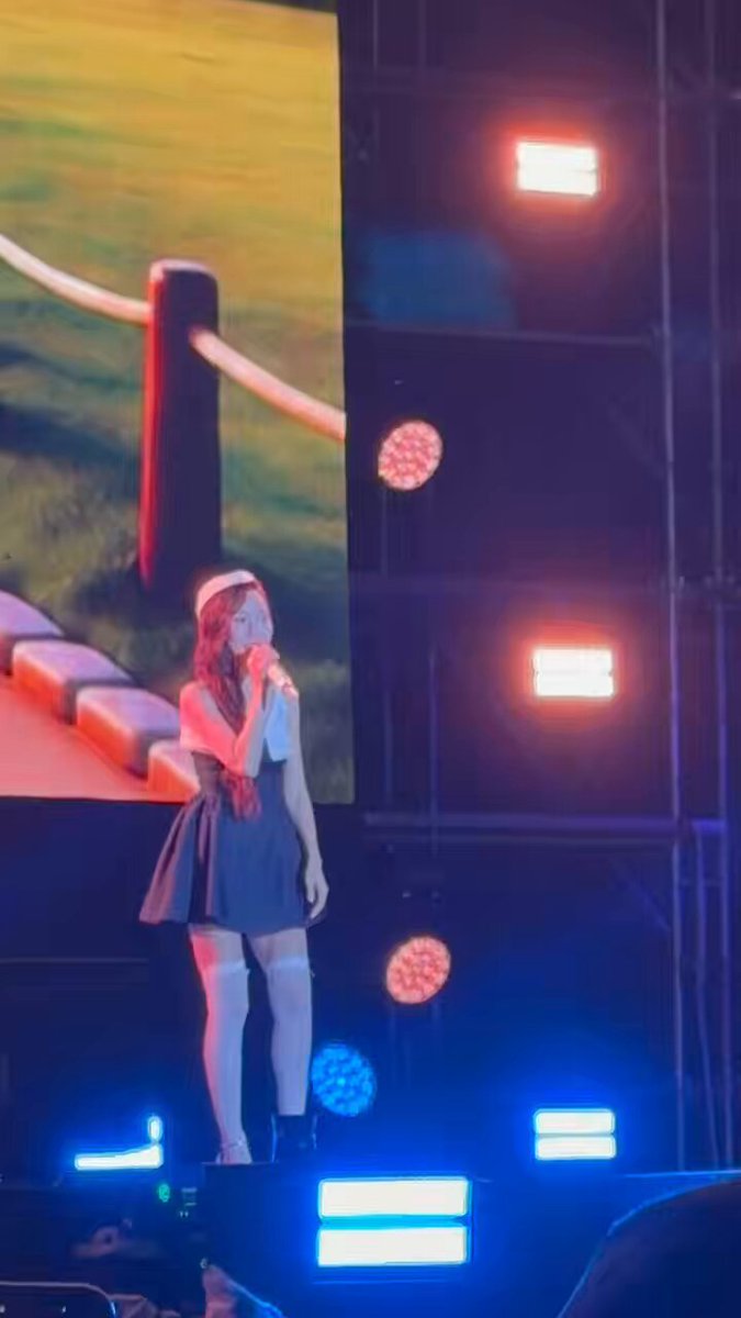 Y'ALL DON'T UNDERSTAND WHAT IT MEANS TO HEAR HER SPEAK KOREAN LIVE ON NATIONAL TV IM ON MY KNEES AT A WEDDING