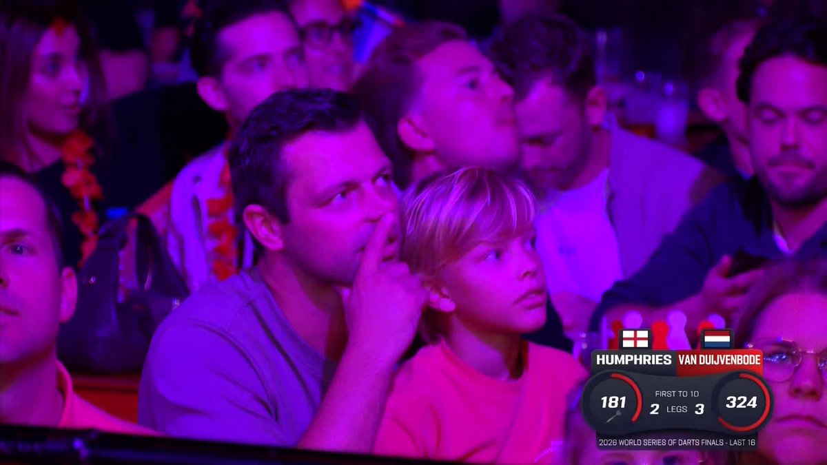 HUMPHRIES LEVELS! This has been played a lightning pace so far as Luke Humphries goes level at 3-3! 📺 #WSODFinals | R2