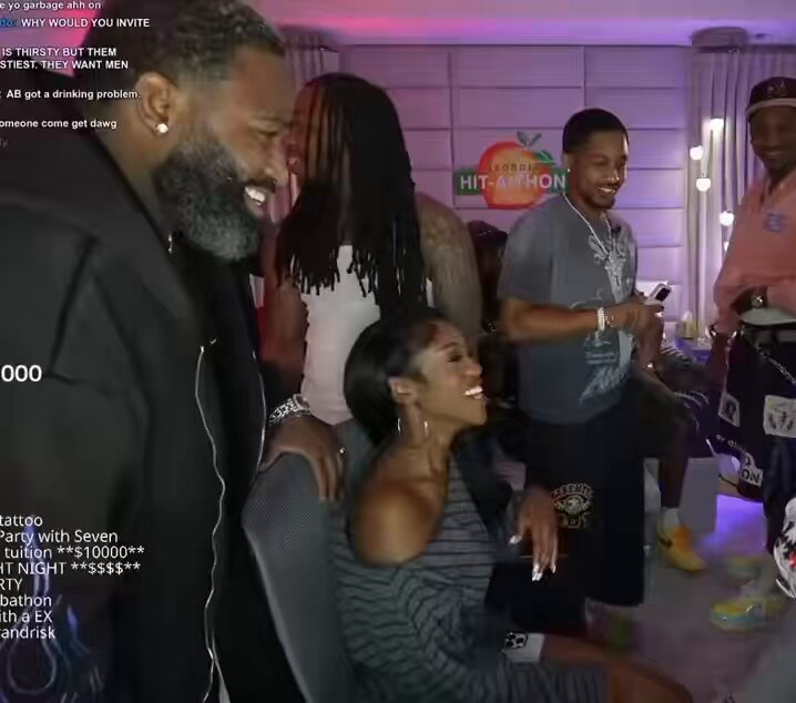 DDG looked like he was over analyzing Adrien Broner after he was flirting with Coco Dreamdoll and Seven, then started putting hands on her to break the TOUCH barrier 😬👀