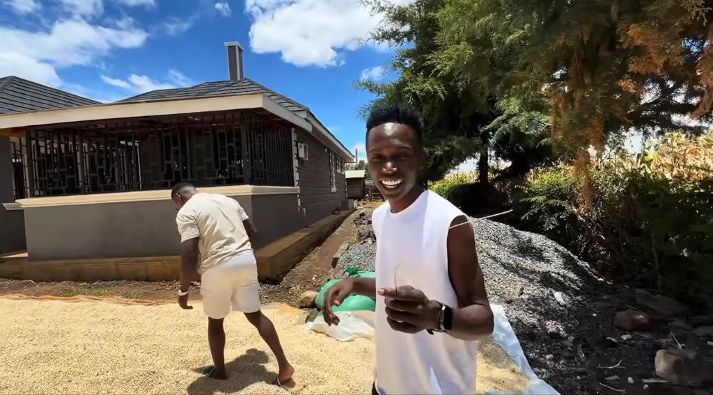 FX Trader Kenyan Prince gives a house tour of the nearly finished KSh 8.5 million modern mansion he’s building for his grandmother in Nakuru…
