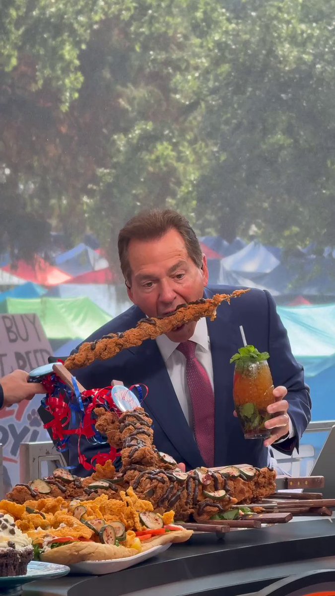 .Pat McAfee never lets Coach Saban miss out on GameDay grub 😂