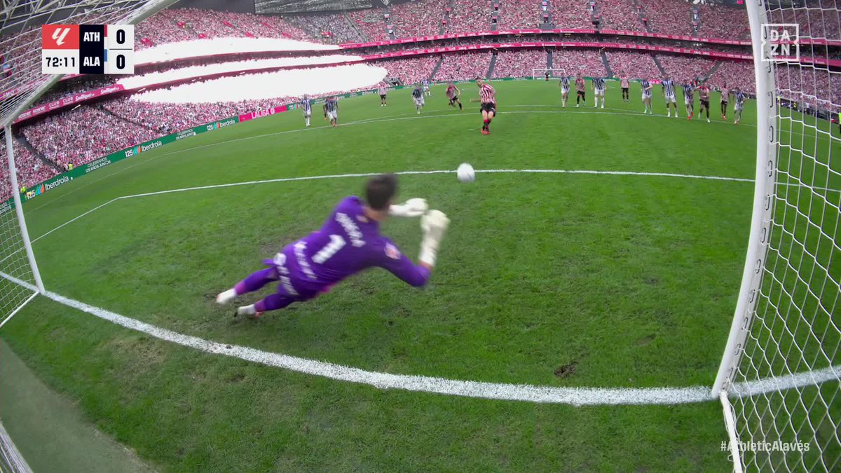 SIVERA, EL MURO DEL ALAVÉS 🧱🧤 El portero le paró el penalti a Sancet #LALIGAenDAZN⚽️