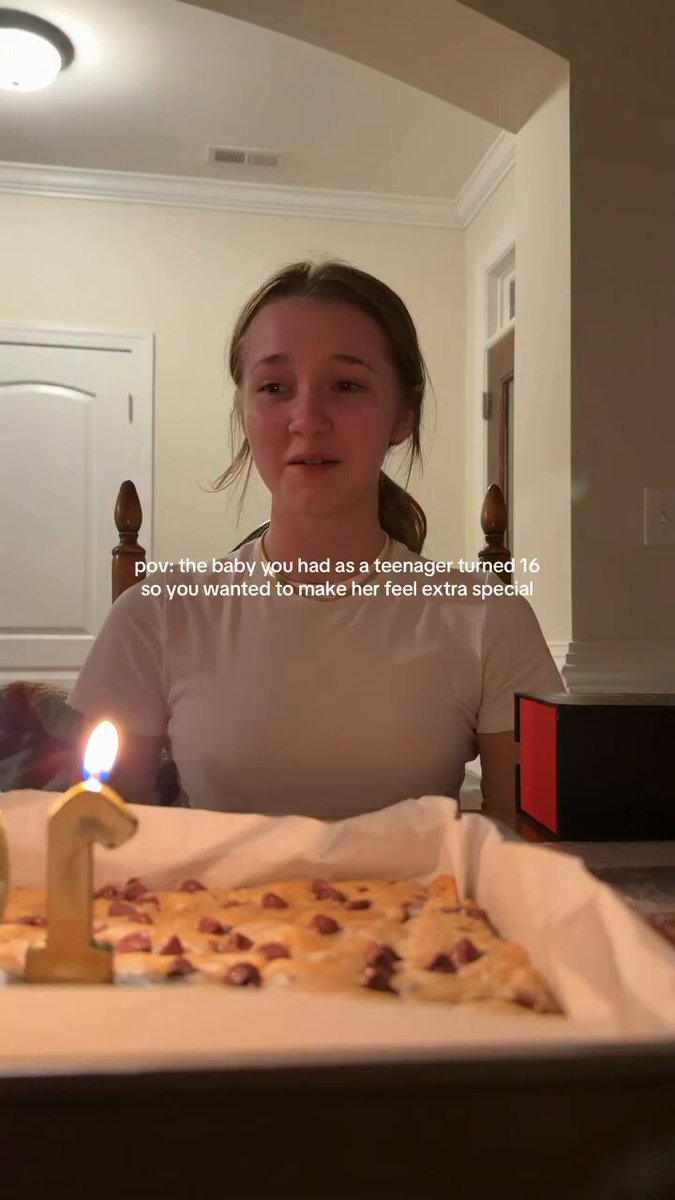 The candle at the end was a paid actor😂