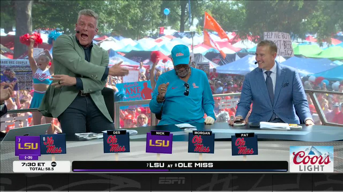 .Pat McAfee picks Ole Miss to take down LSU and gets the crowd rockingโผ๏ธ (He's still taking the Tigers to win the national championship though)