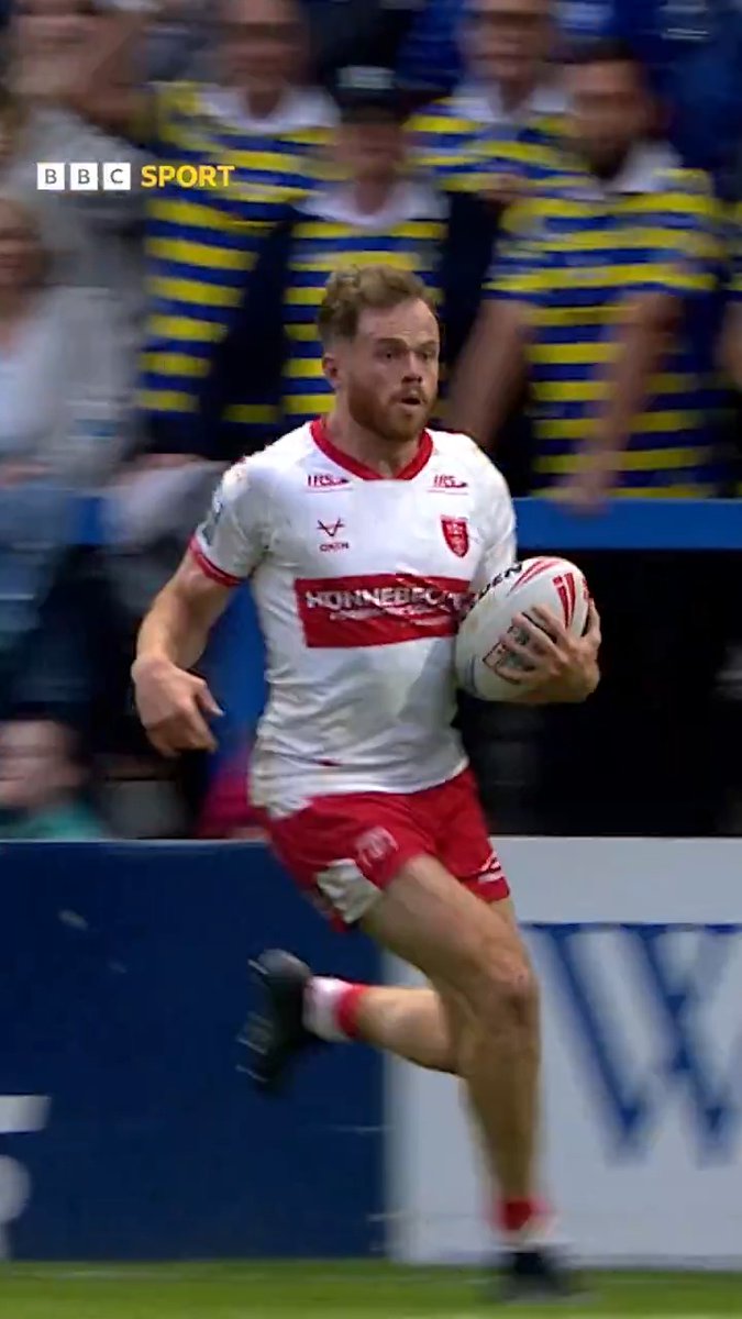 End-to-end rugby league from Hull Kingston Rovers 🔴⚪️ 👏