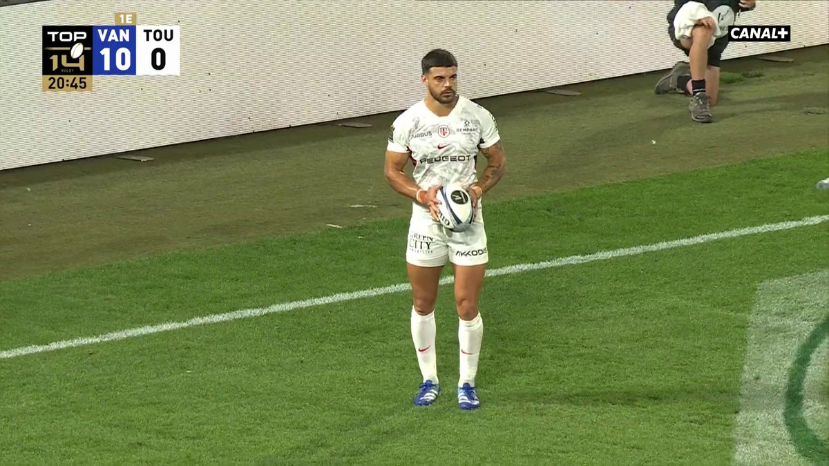 VANNES DÉMARRE FORT 🤩 Le drop de Bouthier illustre parfaitement la superbe entame de match des Bretons 🙌 Rugby Club Vannes 💥 #RCVST