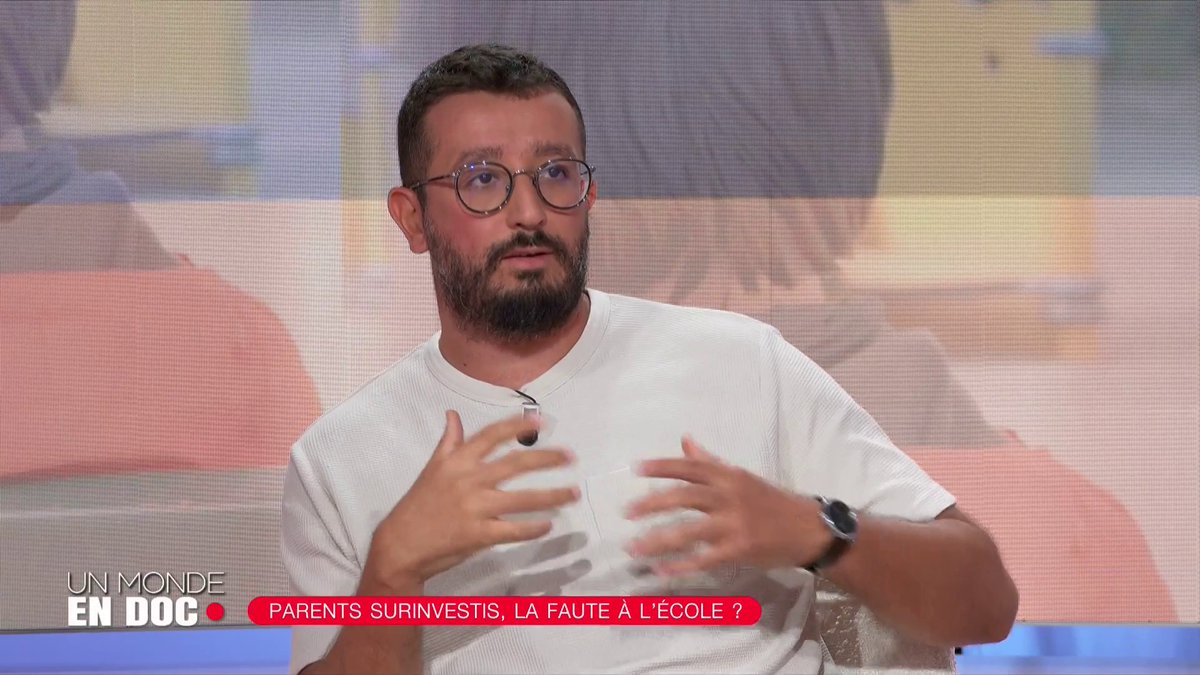 #École « J’adresse un message aux parents : Même si votre enfant n’est pas d’accord avec une décision d’un prof, ne la remettez pas en cause … Car l’enfant doit grandir dans un monde où il comprendra que tout le monde ne sera pas d’accord avec lui » Naïm Bououchma #UMED Rebecca Fitoussi