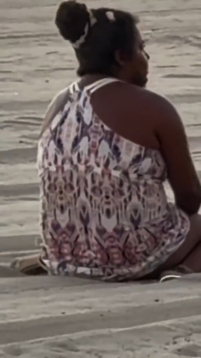 Let's check out the beach in Santa Monica, California and see how it's going ๐๏ธ Exactly as you would expect, 3rd worlders are taking a shit right out in the open ๐ฉ Plan accordingly... #CityLife #enrichment #santamonica #diversity #california #beach #saltlife #ourstrength #democrats