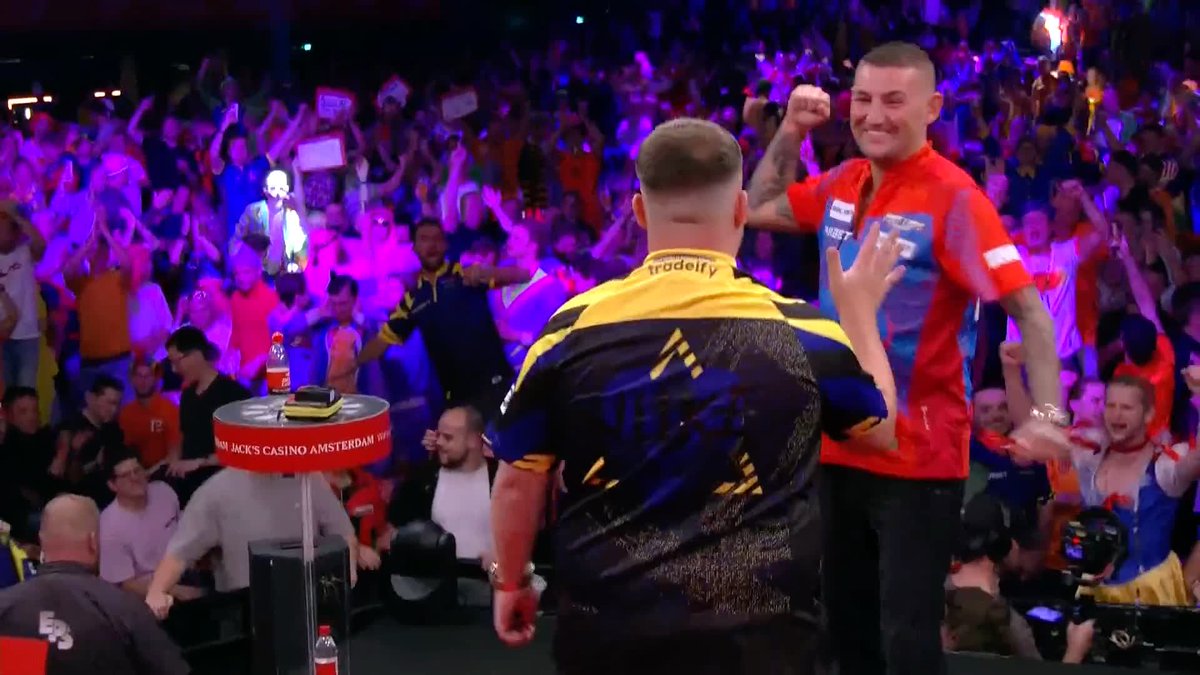 LITTLER SURVIVES LAST-LEG DECIDER! Luke Littler is taken all the way against Nathan Aspinall, but the World Champion delivers a cool 12-darter to squeeze into the last eight! 📺 #WSODFinals | R2