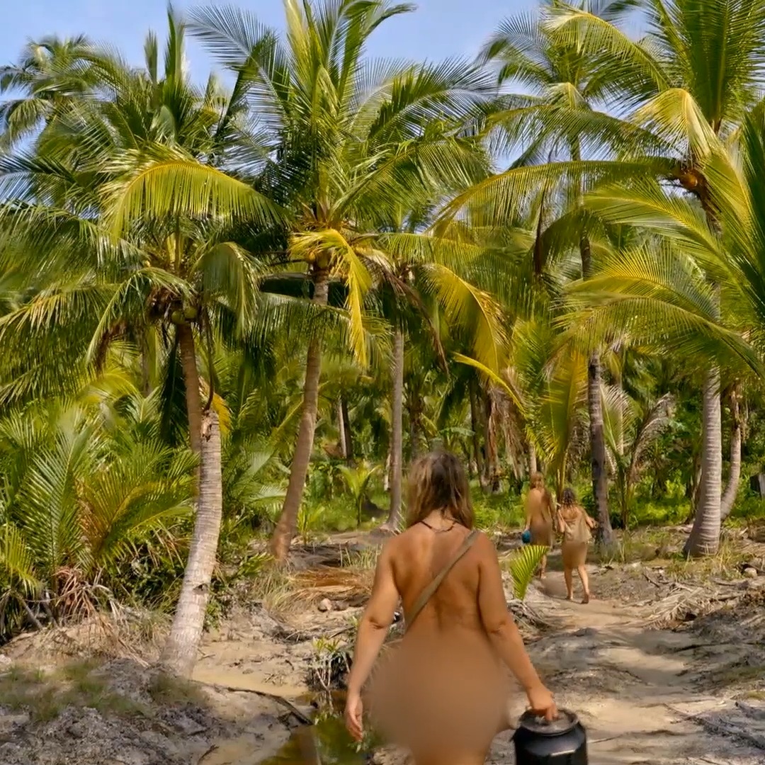 WOMEN OF THE SWAMP! Catch a new #NakedAndAfraid: Shipwrecked tomorrow at 8P on Discovery.