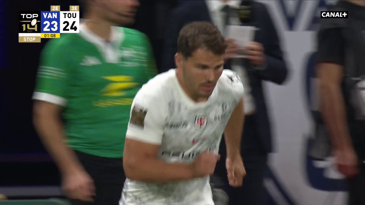 LE PUBLIC BRETON OVATIONNE ANTOINE DUPONT 🥹 Rugby Club Vannes 🤝 Stade Toulousain #RCVST