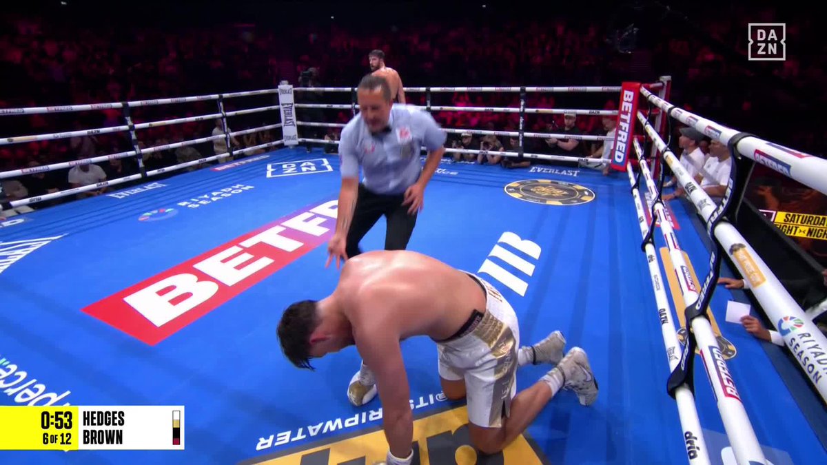 LETHAL BODY SHOT FROM BROWN TO SEAL IT! #HedgesBrown | Live NOW on DAZN ▪️