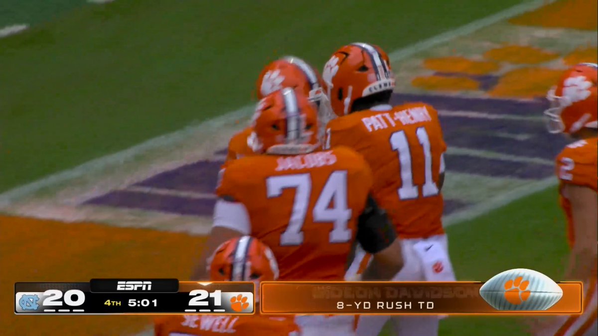 Gideon Davidson gives the Tigers the late lead in the 4th! Watch the end of UNC-Clemson on ESPNews, Disney+ and the ESPN App 😯