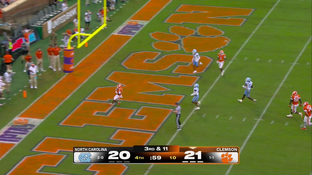Clemson gets tricky with it and takes it all the way to the house! What a comeback for the Tigers 🐅