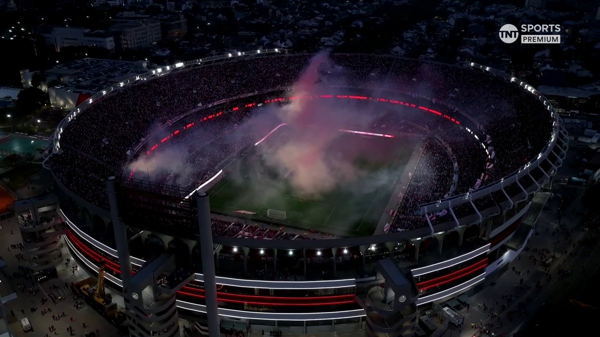 🇦🇷‼️ EL RECIBIMIENTO EN EL MONUMENTAL PREVIO A RIVER-HURACÁN.