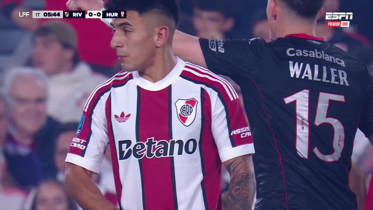 🚑‼️ THIAGO ALMADA PIDIÓ EL CAMBIO A LOS 5' TRAS ESTA JUGADA.
