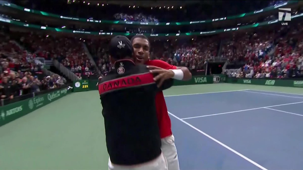 The moment Felix Auger Aliassime locked Canada in for the Davis Cup Finals 🔒🇨🇦 What an atmosphere 👏 #DavisCup