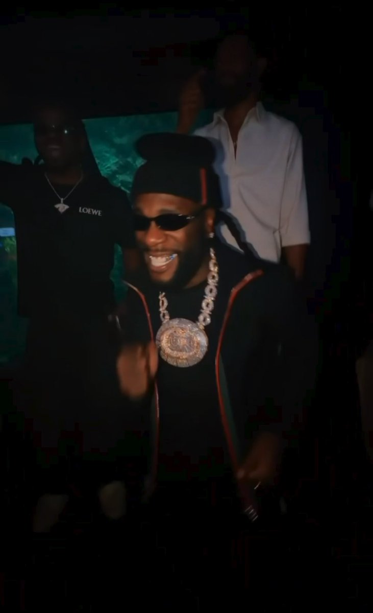 FULL RECAP OF BURNA BOY OUT IN LAGOS LAST NIGHT W HIS NEWLY ACQUIRED 2010 MERCEDES BENZ SLS AMG GULLWING. REAL LIFE GTA! 🏎️💨