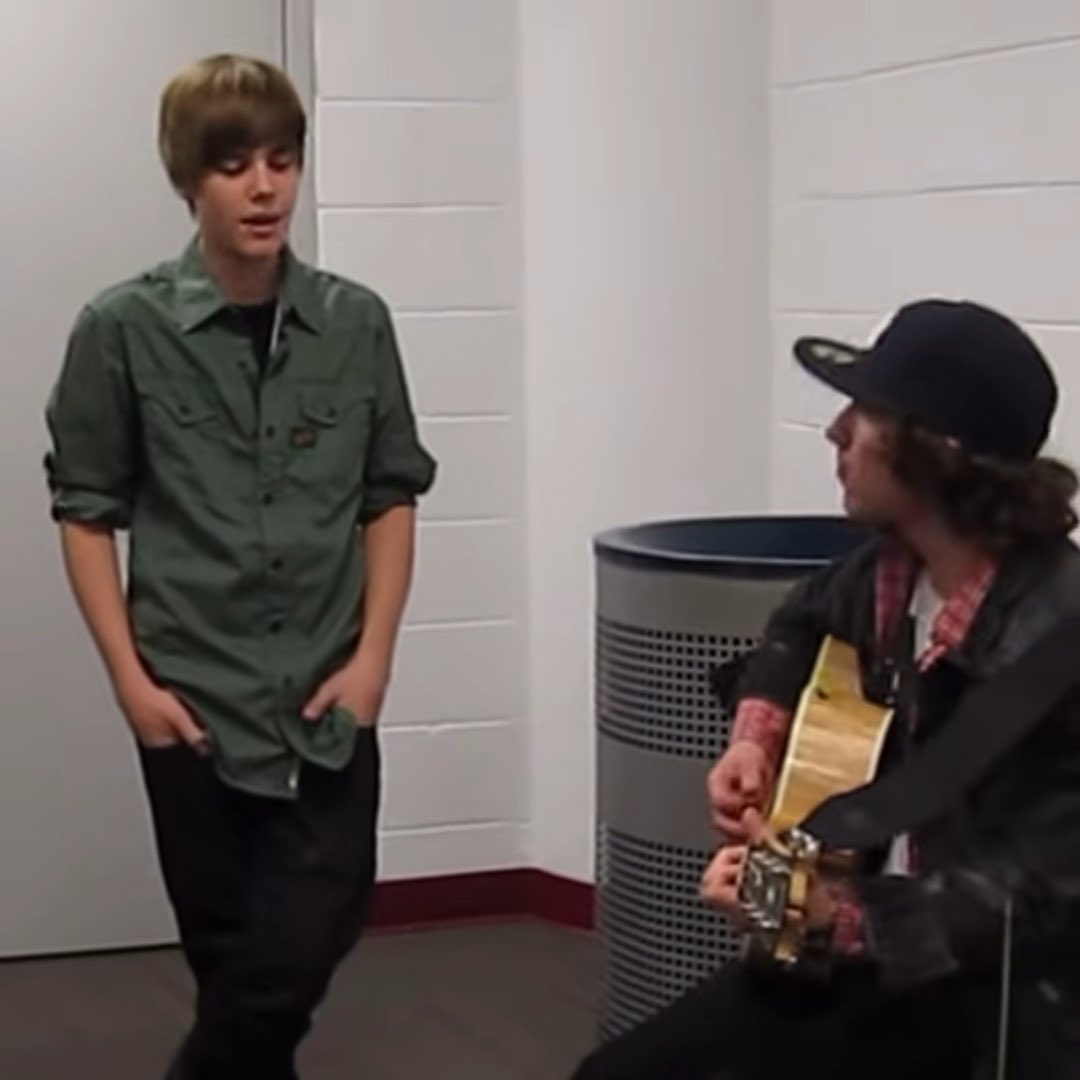 Justin Bieber casually singing โOne Less Lonely Girlโ in French โจ, Pharrell Williams looks so blown away, like he hasnโt seen that type of talent before๐ญ๐ญ.