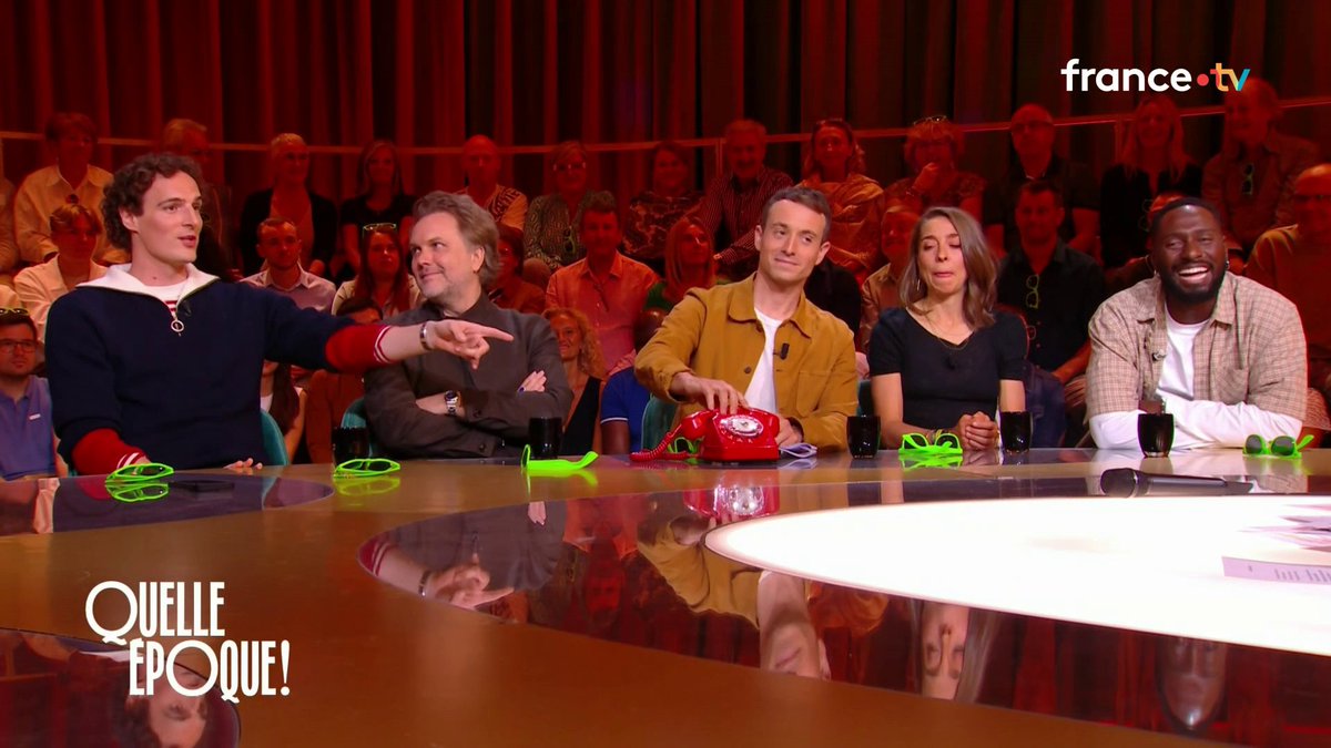 Instant tendresse dans notre Téléphone Rouge, et offert par la grand-mère de Paul de Saint Sernin ❤️🥹⬇️