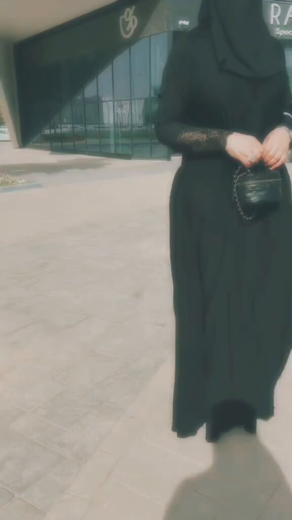 هل يحق لها الزواج وعمرها ٤٨ مطلقه عندها اطفال كبار تبي رجل يكمل معها باقي العمر بسعاده ولاحترام"