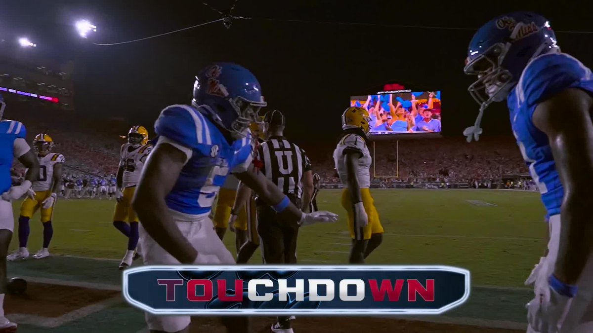 Kewan Lacy hit the belt celly after his 5-YD TD 😅