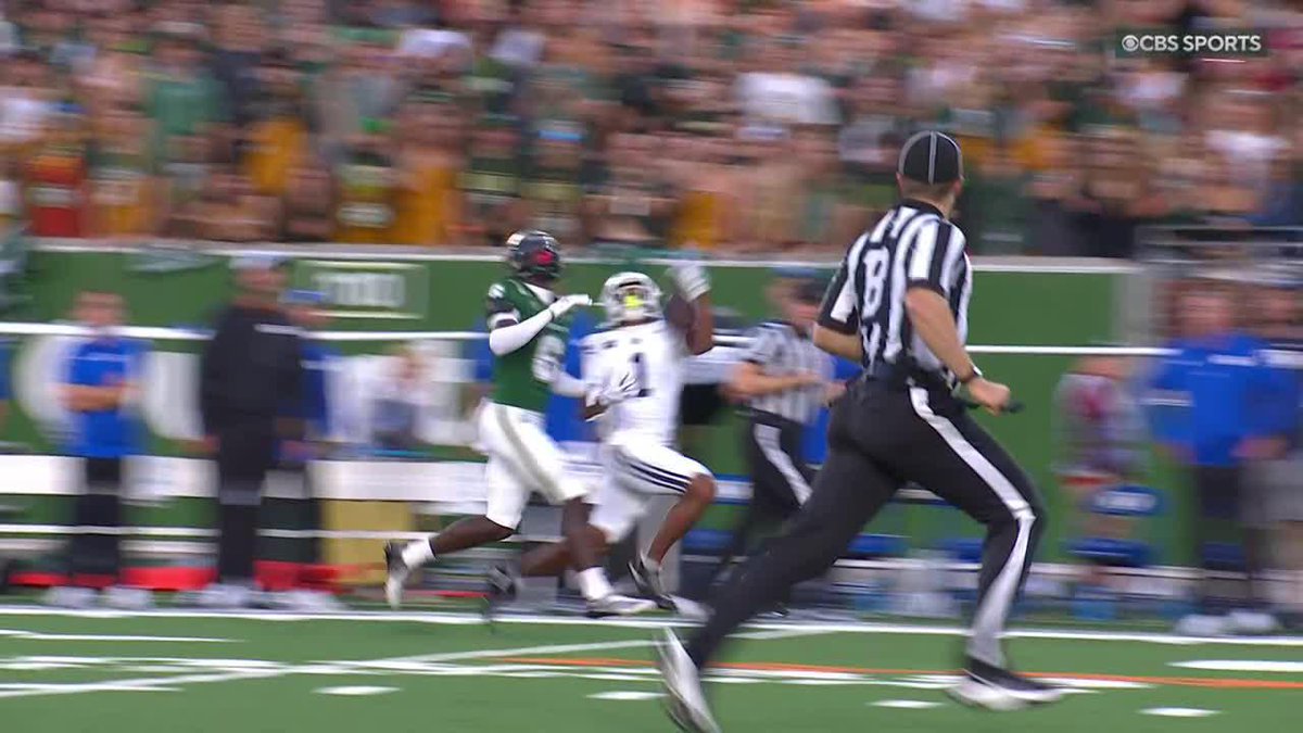 WHAT A CATCH BY LEGEND GLASKER 😳 @BYUFootball