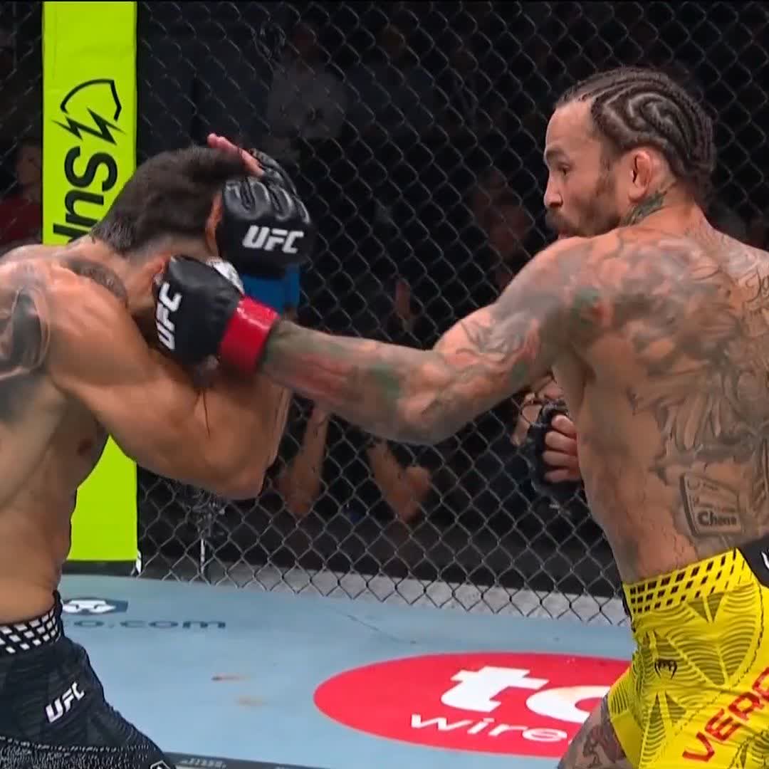 Vean esto 👀 El ecuatoriano no conoce la clemencia 🧨 #CryptoCom #UFC331 | Ver en vivo por Paramount+ Deportes