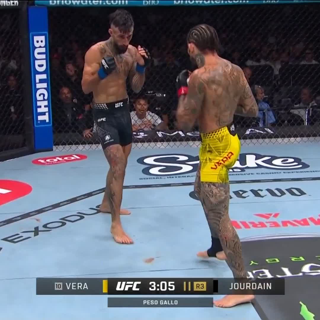🇪🇨 GRANDE ECUADOR ‼️ Marlon "Chito" Vera qué acabas de hacer?‼️ Vean ese nocaut 👀 #CryptoCom #UFC331 | Ver en vivo por Paramount+ Deportes