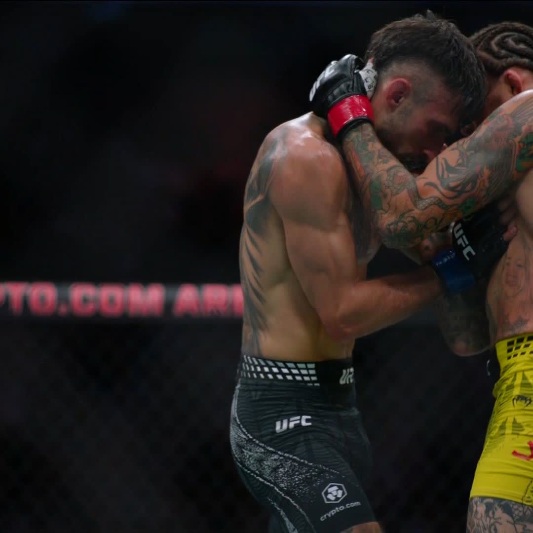 🇪🇨 GRÍTALO ECUADOR ‼️ "Chito" Vera acaba de noquear de forma tan contundente 👀 #CryptoCom #UFC331 | Ver en vivo por Paramount+ Deportes