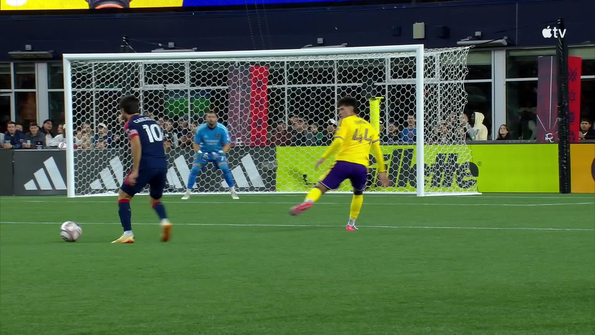 Peyton Miller stoppage time goal! Has the youngster won it for New England Revolution?!