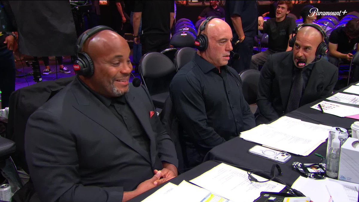 Ciryl Gane is now the undisputed heavyweight champion, Joe Rogan announced. 📺 Paramount+