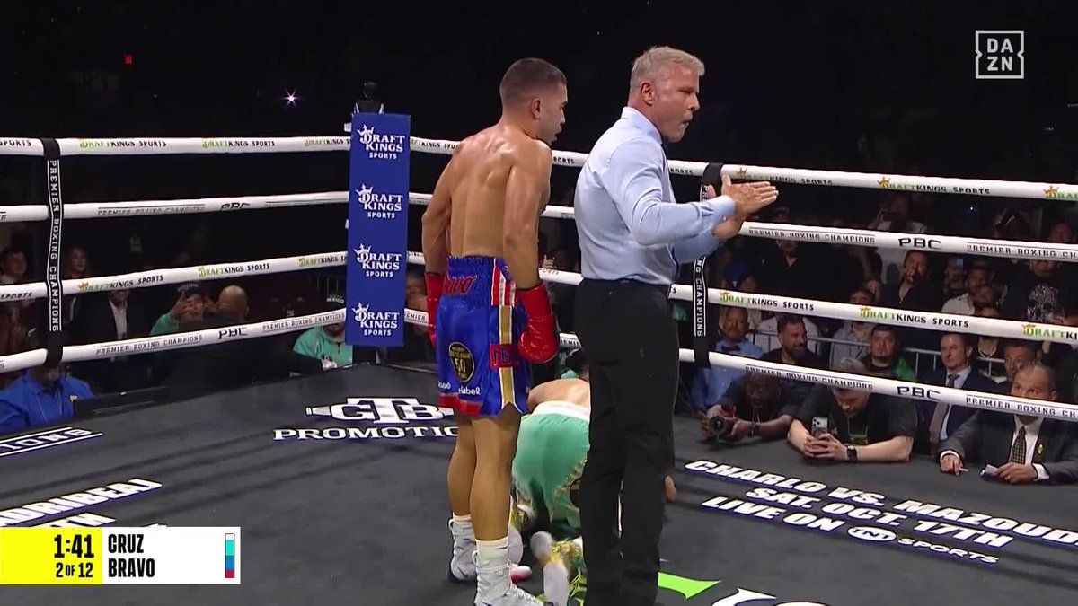 BRAVO LIFTS PITBULL AND THROWS HIM WOW! 😱 #PitbullBravo | Live NOW on DAZN ▪️