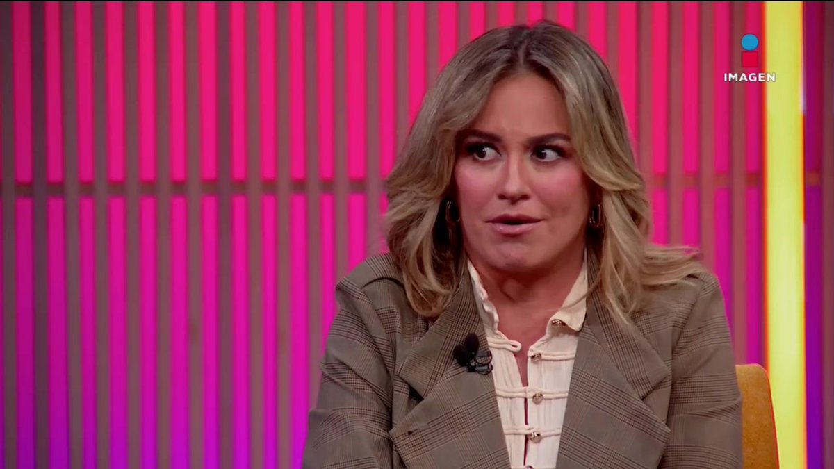 María José habló de cuando fue novia de Apio Quijano y respondió a la duda de todos: ¿ya sabía que era gay en ese momento? #ElMinutoSinCensura sábados 8 pm por el 3.1 de #ImagenTelevisión : #ElMinutoTV