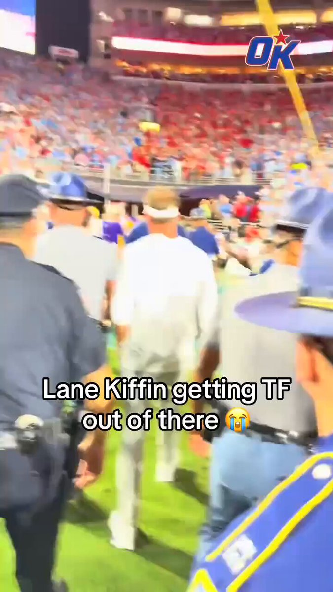Watching Lane Kiffin get booed out of the Ole Miss stadium tonight was so enjoyable!
