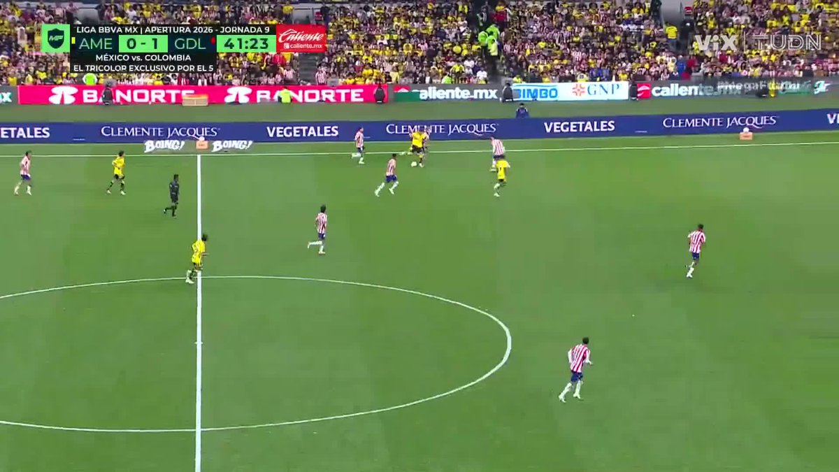 ¡Lo que está jugando el Deportivo Guadalajara en la cancha del Azteca! 🔥 Así fue la definición de Ricardo Marín para duplicar la ventaja en la #CapitalRojiblanca 🔴⚪️