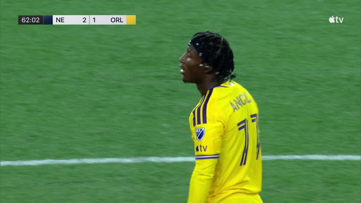 🇨🇴 GOOOL de Iván Angulo. El colombiano marcó el 2-1 para el descuento de #OrlandoCity en su visita a #NewEnglandRevolution, al 62’. Es su tercera anotación consecutiva y su cuarto tanto en la temporada de MLS