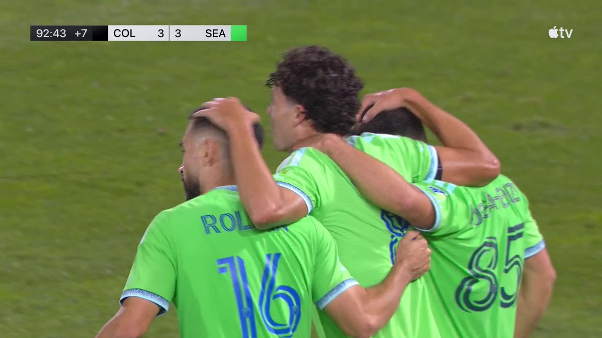 STOPPAGE-TIME EQUALIZER 👀 Caden Clark strikes from 25 yards out to bring Seattle Sounders FC even, 3-3.