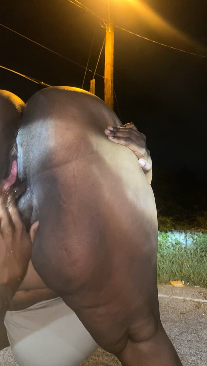 Watch me 💦💥 SQUIRT HARD 🔥 in the STREET 🛣️👀 tight BOOTY HOLE 🍑🕳️ next to PINK PRETTY PUSSY 🌸🐱 playing with my PRETTY PUSSY 😻 in PUBLIC 🌆 somebody COME FUCK ME 🍆💦 PUT ON A SHOW 🎭✨ #publicnudity #greensborofreaks #336freaks #bigtitsmommy #BBW #BigBootyebony 🍑🔥💦