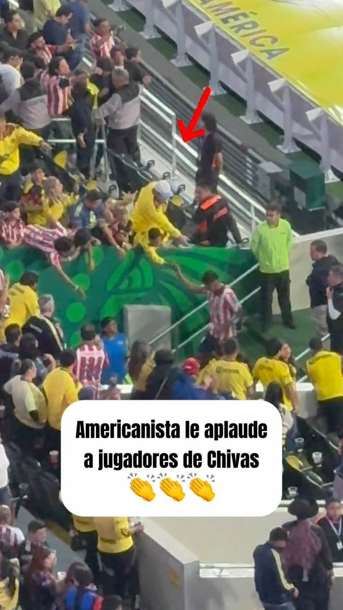 La rivalidad se queda en la cancha 🫶🏻 Aficionados del América le aplauden a jugadores de Chivas tras el Clásico Nacional 🥹