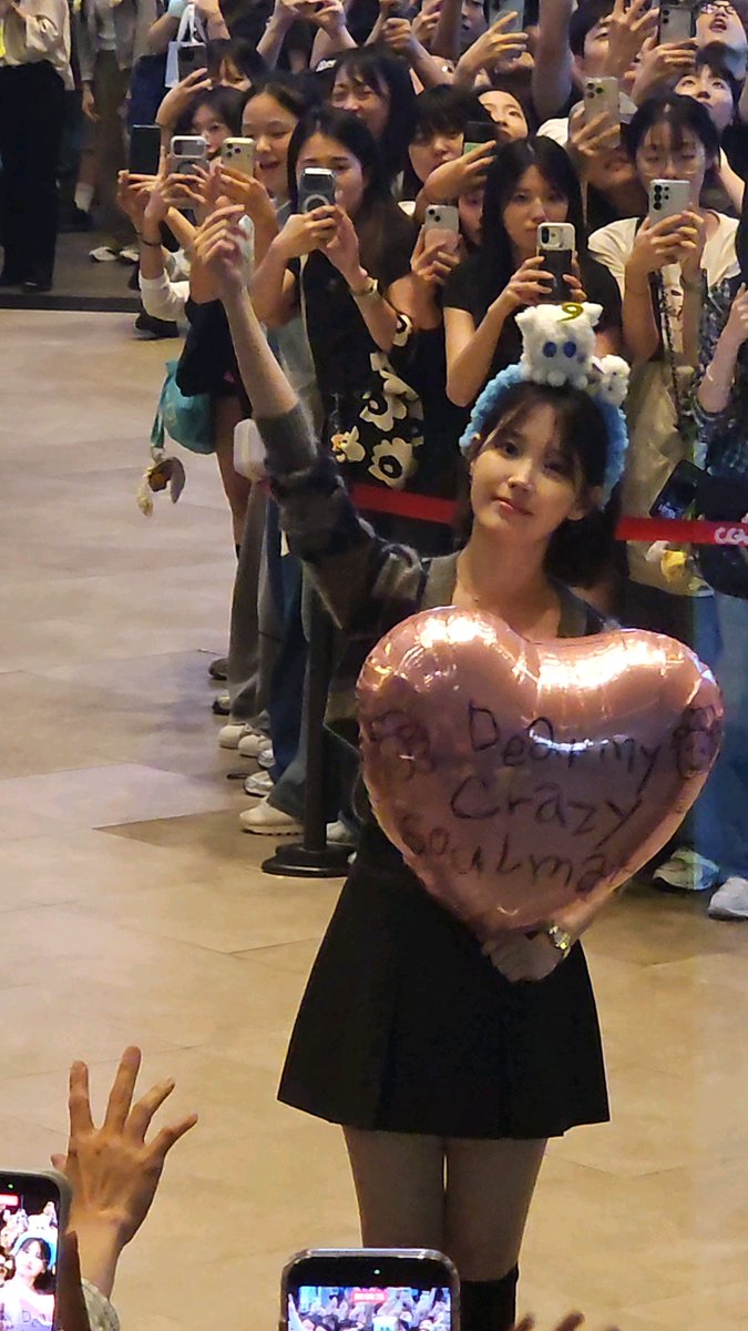 9TH TIME!!! AAAAAAAA IU'S REALLY REALLY REALLY PRETTYYYY!!! 😭😭😭 #IU #아이유