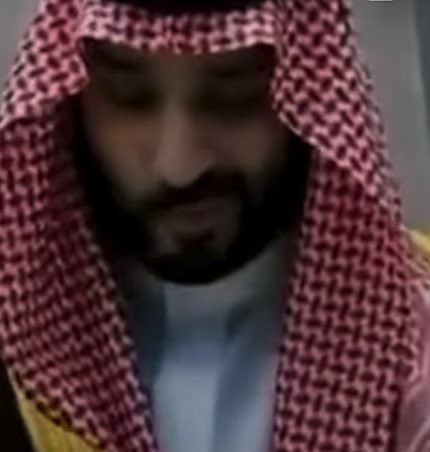 ياحي يا قيوم إن محمد بن سلمان قد ظلم عبادك وبغى عليهم وتجبر بسلطانه فاجعل كل قوة سخرها للظلم وبالا على ظلمه وكل باب فتحه للبغي بابا لانكشافه وكل حصن احتمى به عاجزا أمام عدلك اللهم انزع البركة من كل أمر قام على مظلمة وانزع السكينة من كل نفس رضيت بالجور وانزع التوفيق من كل خطوة قصد بها قهر عبادك ولا تجعل للباطل في يده ثباتا ولا للظلم في سلطانه امتدادا اللهم بعدد المظالم التي لا يعلمها إلا أنت وبعدد القلوب التي أوجعها القهر وبعدد الدعوات التي خرجت من صدور المظلومين اجعل للحق ظهورا وللباطل انكسارا وللظالم حسابا لا يضيع منه شيء اللهم اكشف ما خفي وأظهر ما ستر ورد الحقوق إلى أهلها واجعل كل من أعان على ظلم أو تستر عليه أو انتفع منه يرى عاقبة فعله اللهم لا تبارك في سلطان يقوم على الجور ولا في قوة تستعمل في إذلال الناس ولا في جاه يبنى على خوفهم واجعل نهاية الظلم عبرة لمن بعده وحسبنا الله ونعم الوكيل نعم المولى ونعم النصير ،،،..