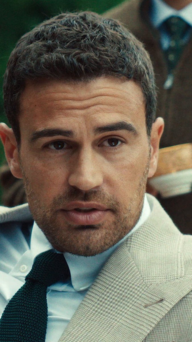 Eddie, our trilingual king!!! 📺 The Gentlemen S2