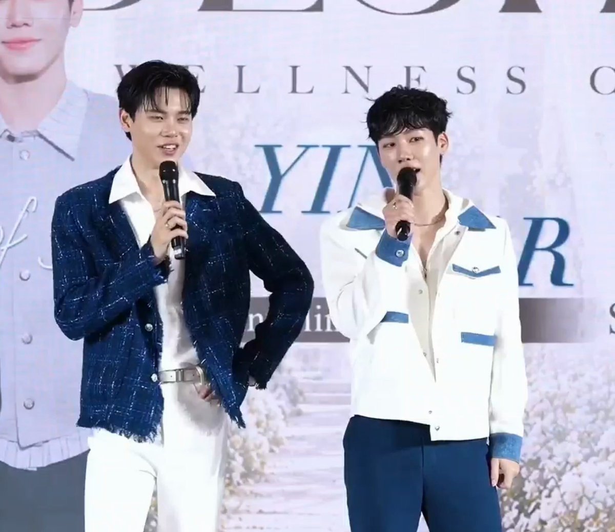 เด็กมันเพิ่งรู้ว่าคอน Rookies Divos เลิก 4 ทุ่ม ไม่ทันซีรีส์ออน หมูยอ: งั้นดูซีรีส์ในคอน! หยิ่น: จิตใจทำด้วยอะไร ยัยวอร์: เดี๋ยวพาร์ทผมเปิดซีรีส์ขึ้นจอแทน แต่ละคนๆ พี่วอร์รีบเลยน้า 😂 #DestinyClinicxYinwar FRIENDS OF DESTINY YINWAR SEP #yinyin_anw #warwanarat