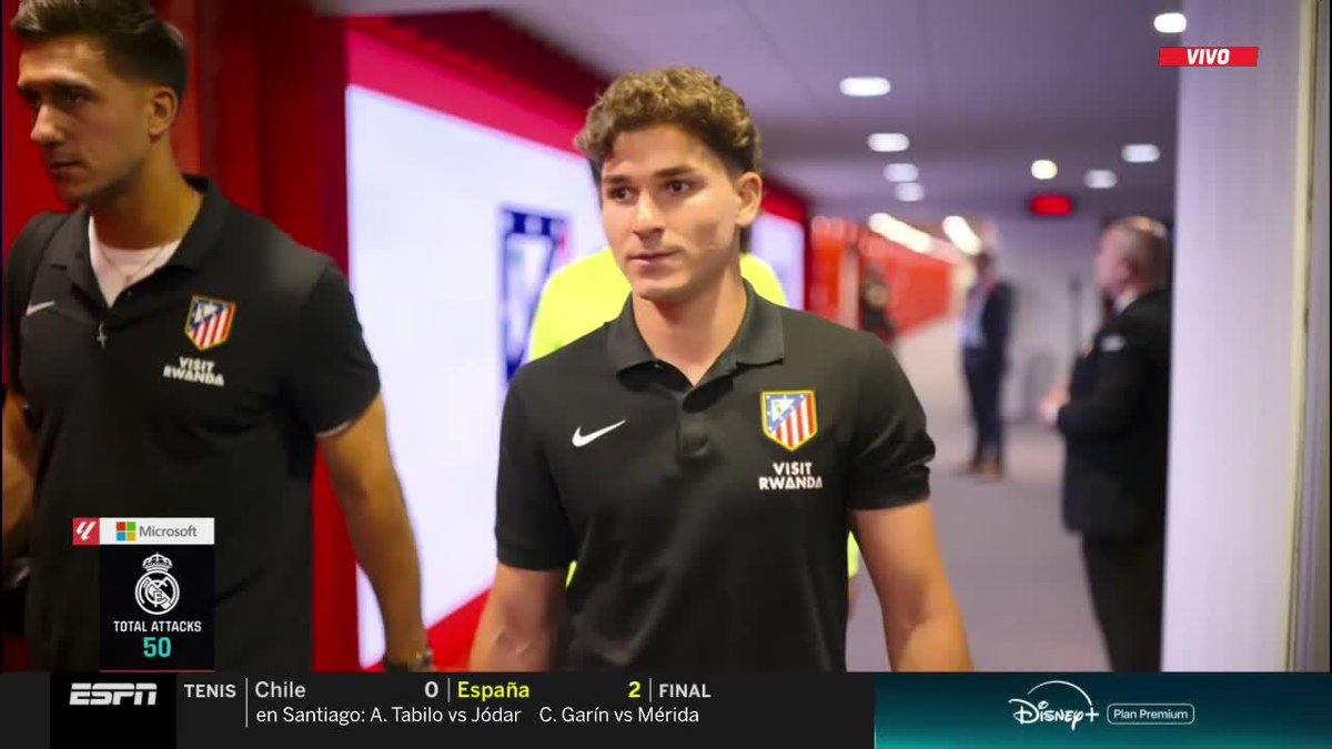 🇦🇷🧉 ¡LLEGÓ LA BANDA ARGENTINA! Julián Álvarez, Cuti Romero y Juan Musso ya están en el Metropolitano para preparar el derbi entre Atlético y Real Madrid por la fecha 7 de #LaLigaxESPN. 📺 Mirá #LaLiga por ESPN en el Plan Premium de #DisneyPlus