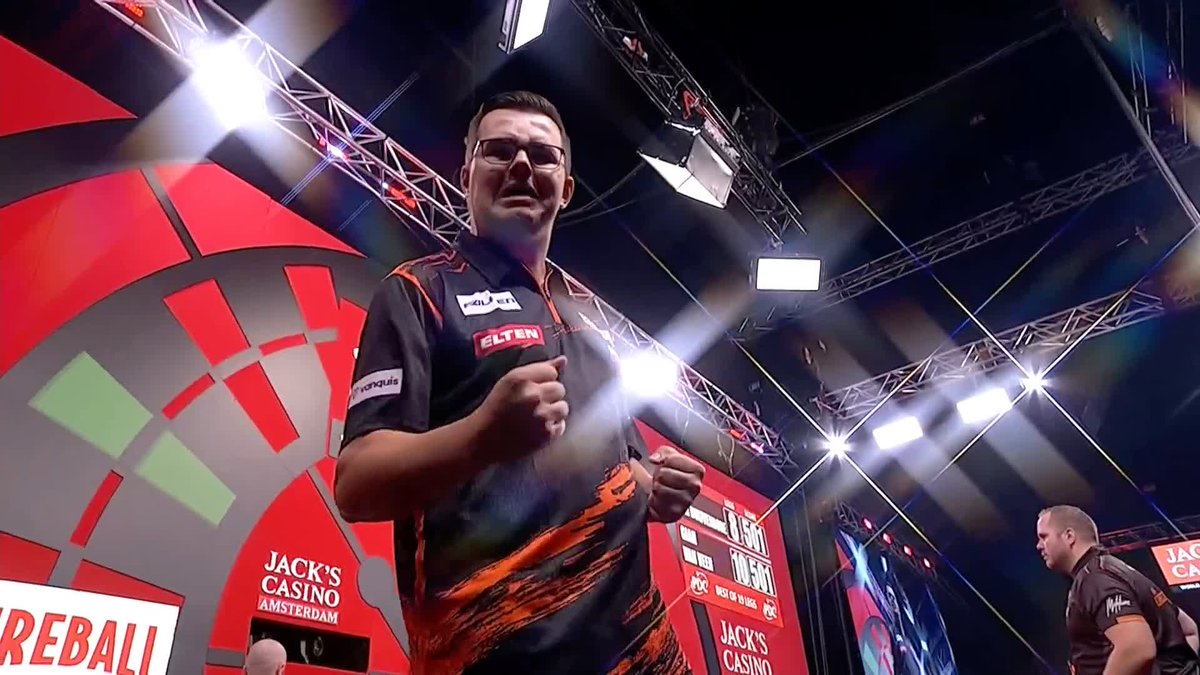 EXCELLENCE FROM VAN VEEN! 😮💨 Gian van Veen delivers a 12-dart hold of throw and reels off four legs on the spin to defeat Dirk van Duijvenbode and reach the semi-finals! 📺 #WSODFinals | QF