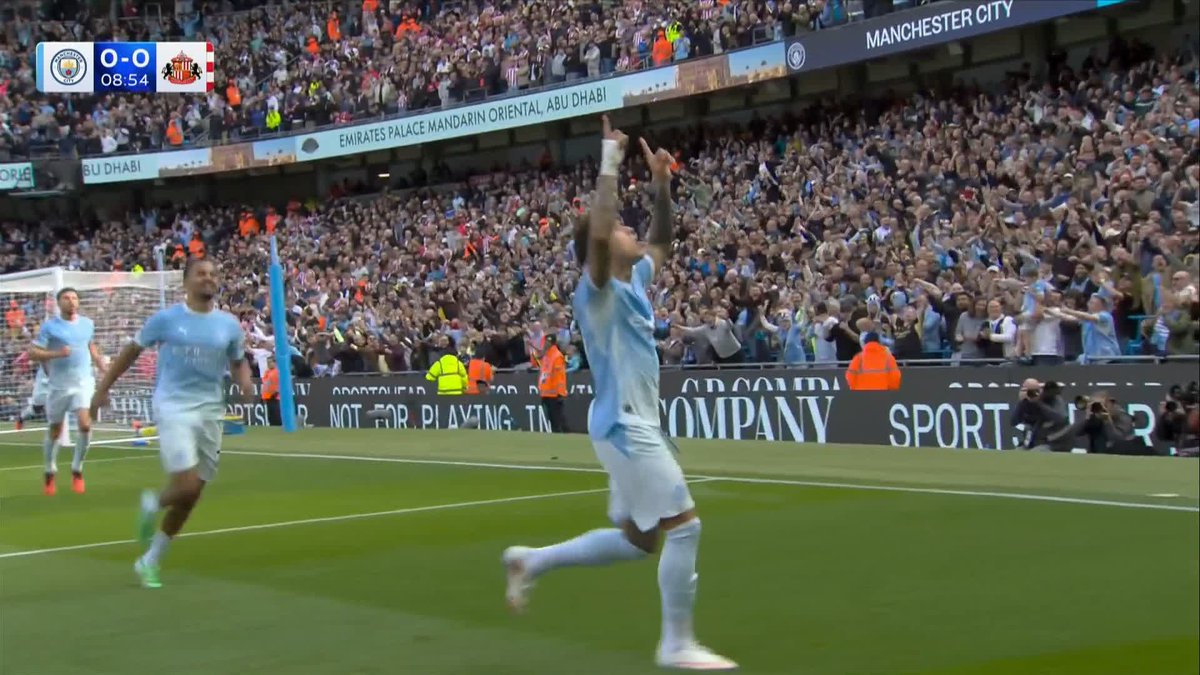 Enzo Fernandez gets his first Manchester City goal in style! 🤩