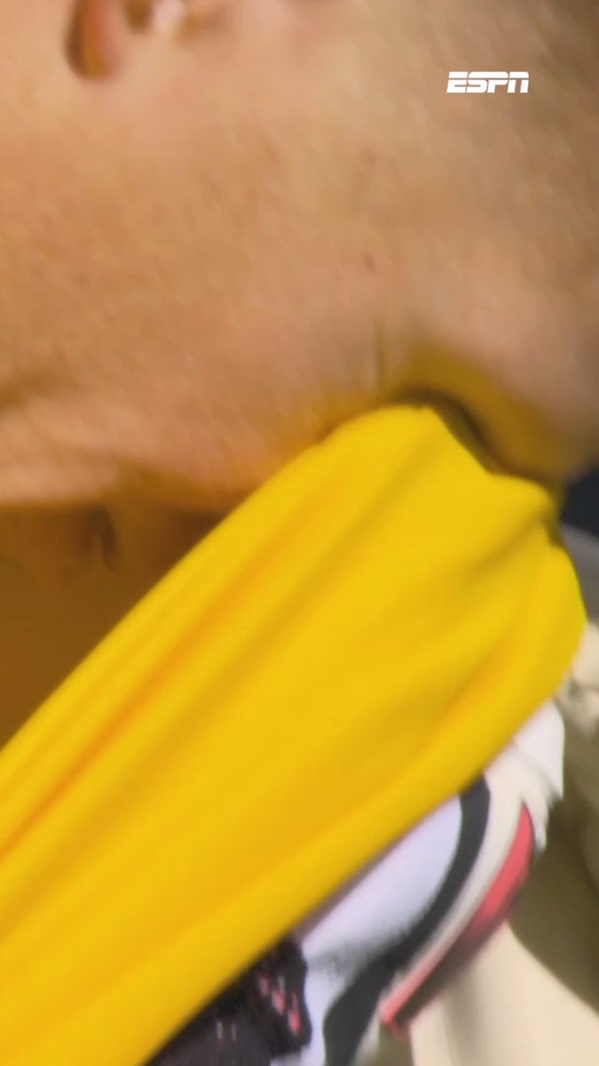 Ronald Koeman Jr. geraakt door eerbetoon aan zijn moeder ❤️ #AZTEL